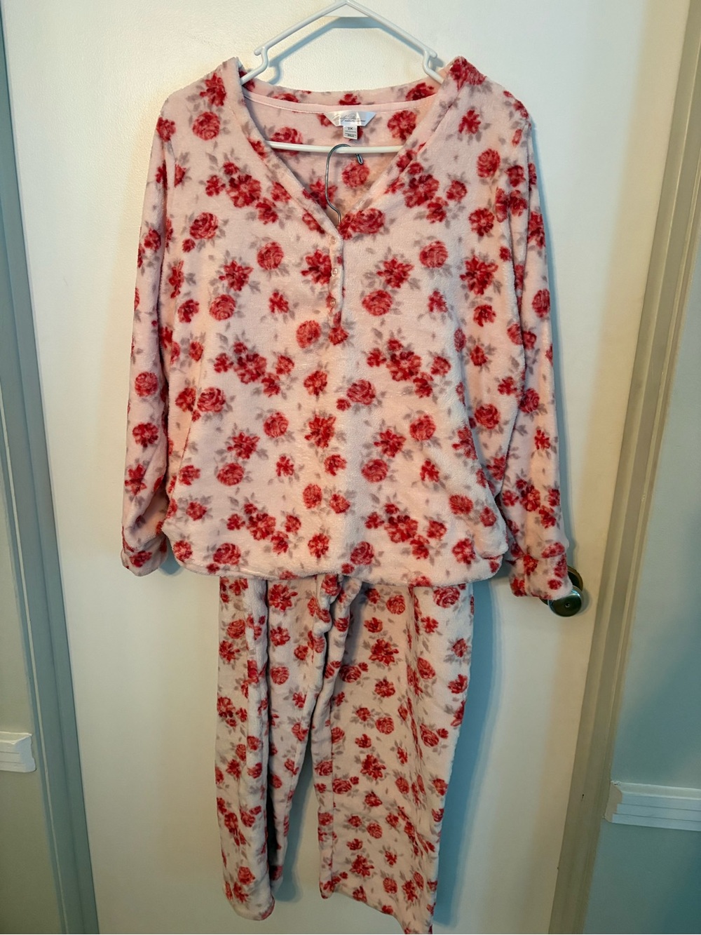 Marilyn Monroe Pink Plush Set with Red Floral Print
